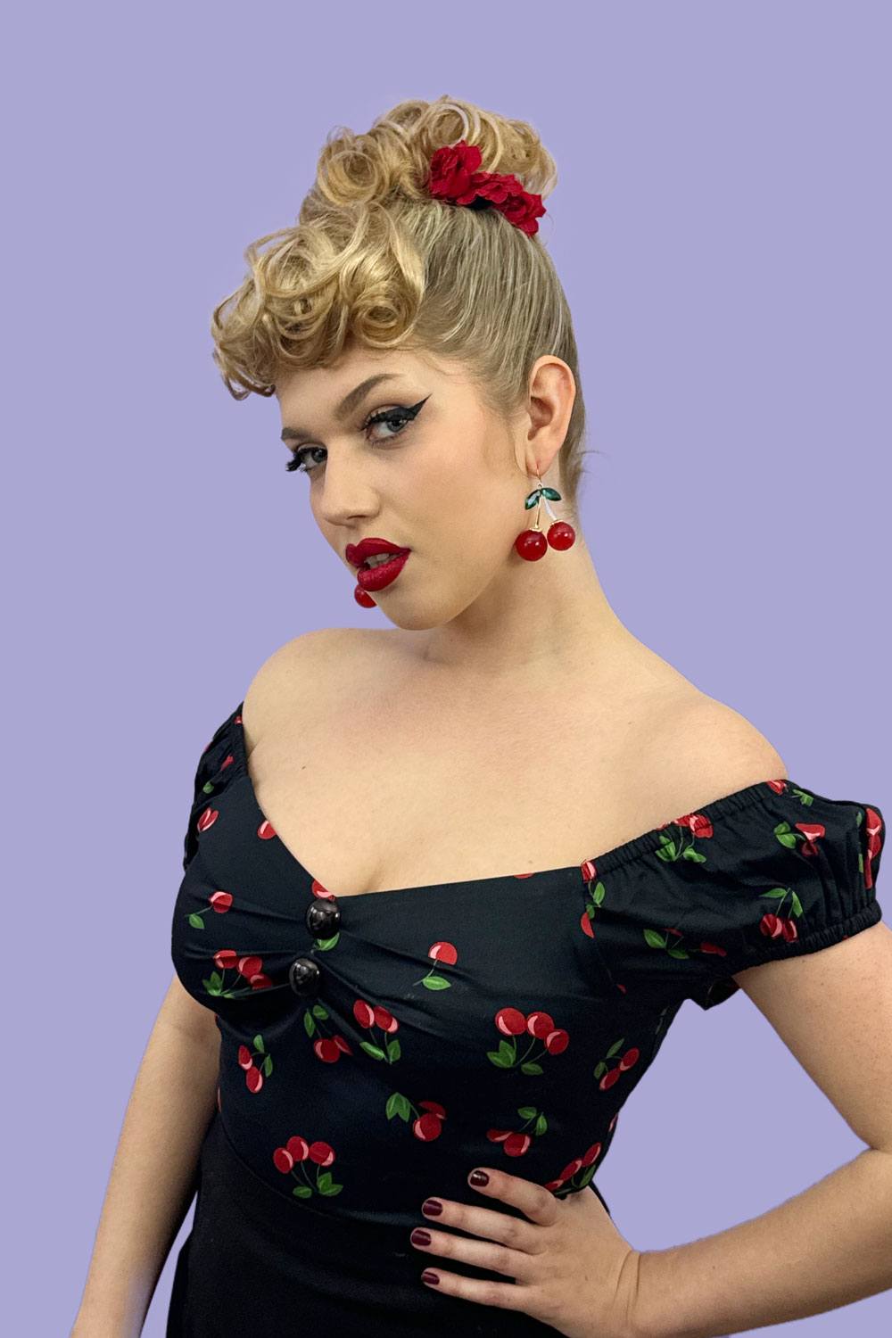 Curly bun hairpiece, rockabilly style: Toni blonde 613T24