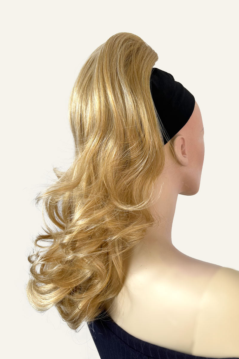 Ponytail hairpiece extension, layered with waves: Elsa blonde 24B