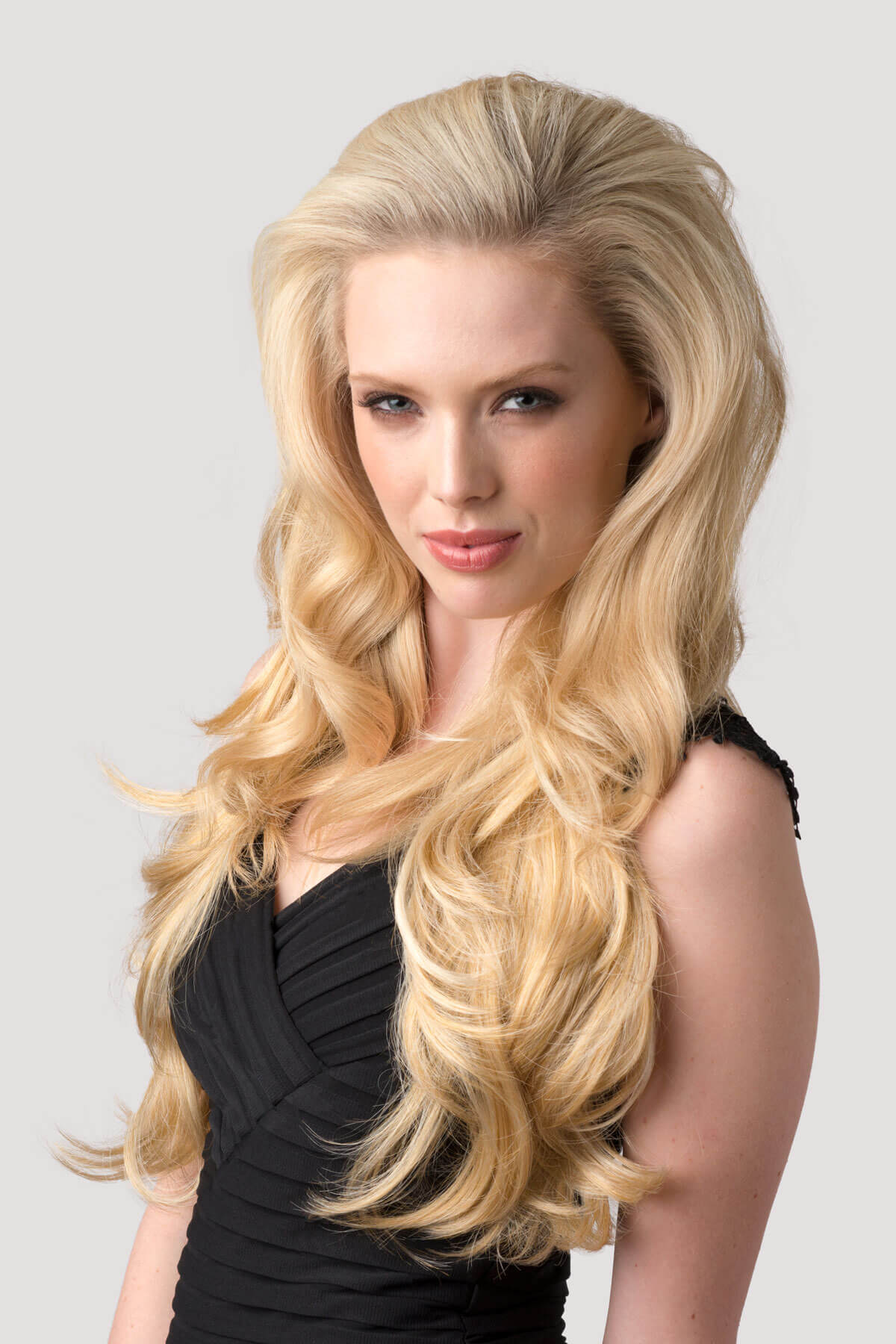 Long blonde half wig hairpiece (3/4 wig) loose curls: Frankii warm blonde 24BH613