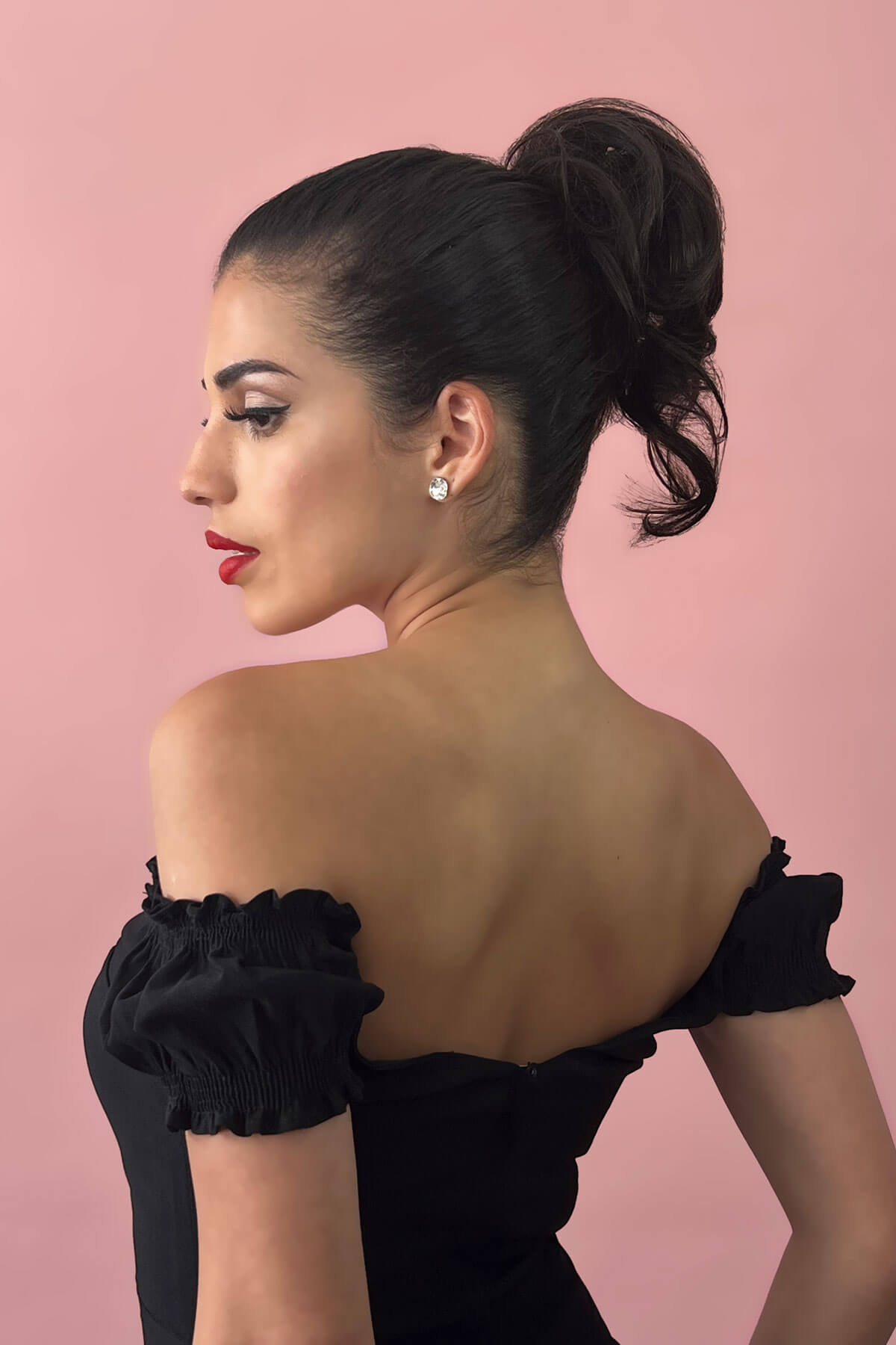 Short ponytail extension hairpiece, short with whisps: Leah chocolate brown 6