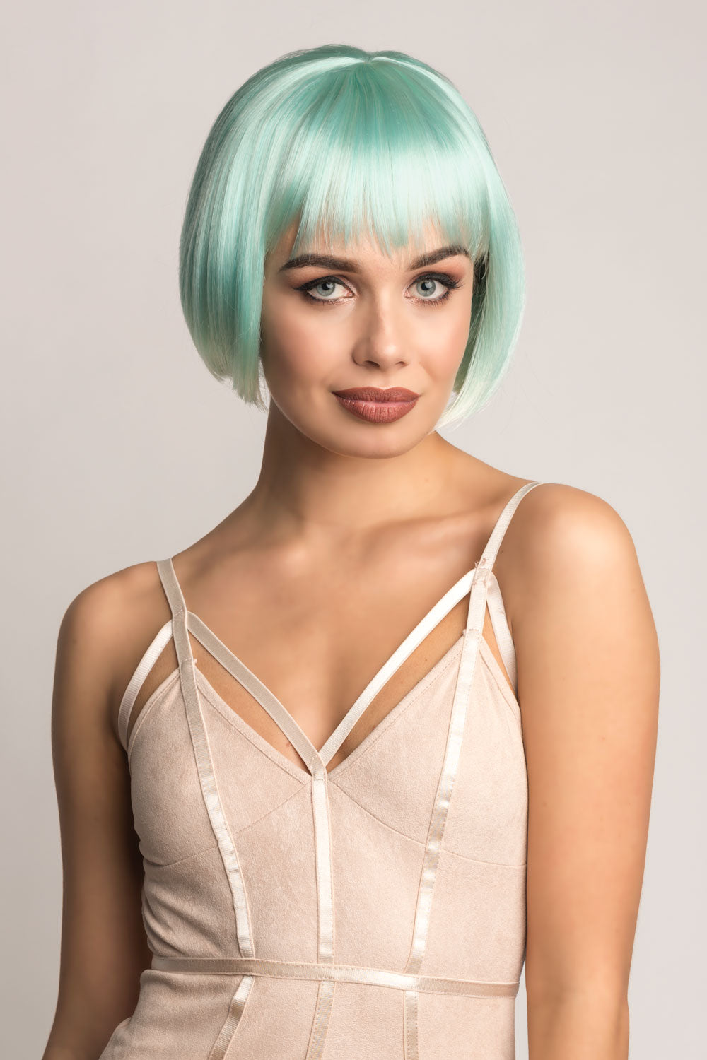Turquoise bob wig, with platinum blonde ombre, short and chic: Eunice