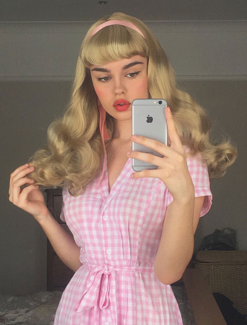 Long blonde 1950's style wig, gently wavy with short fringe: Emmeline AnnabellesWigs