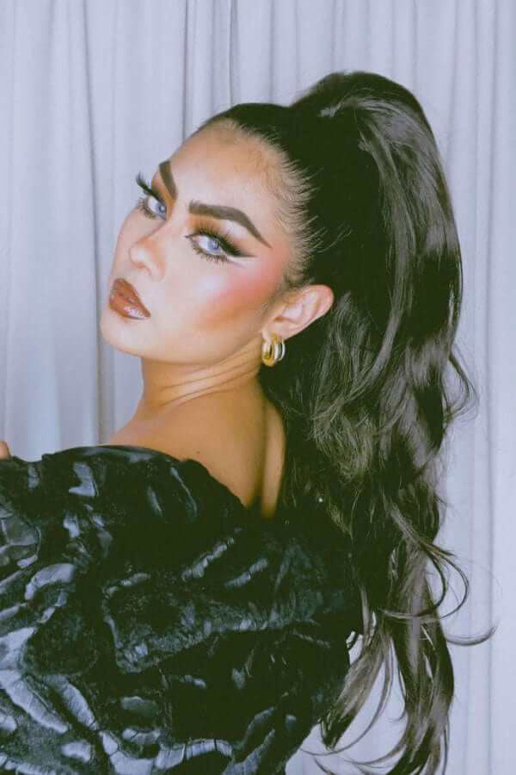 Clip-in ponytail hairpiece extension: Olivia reddish brown 33